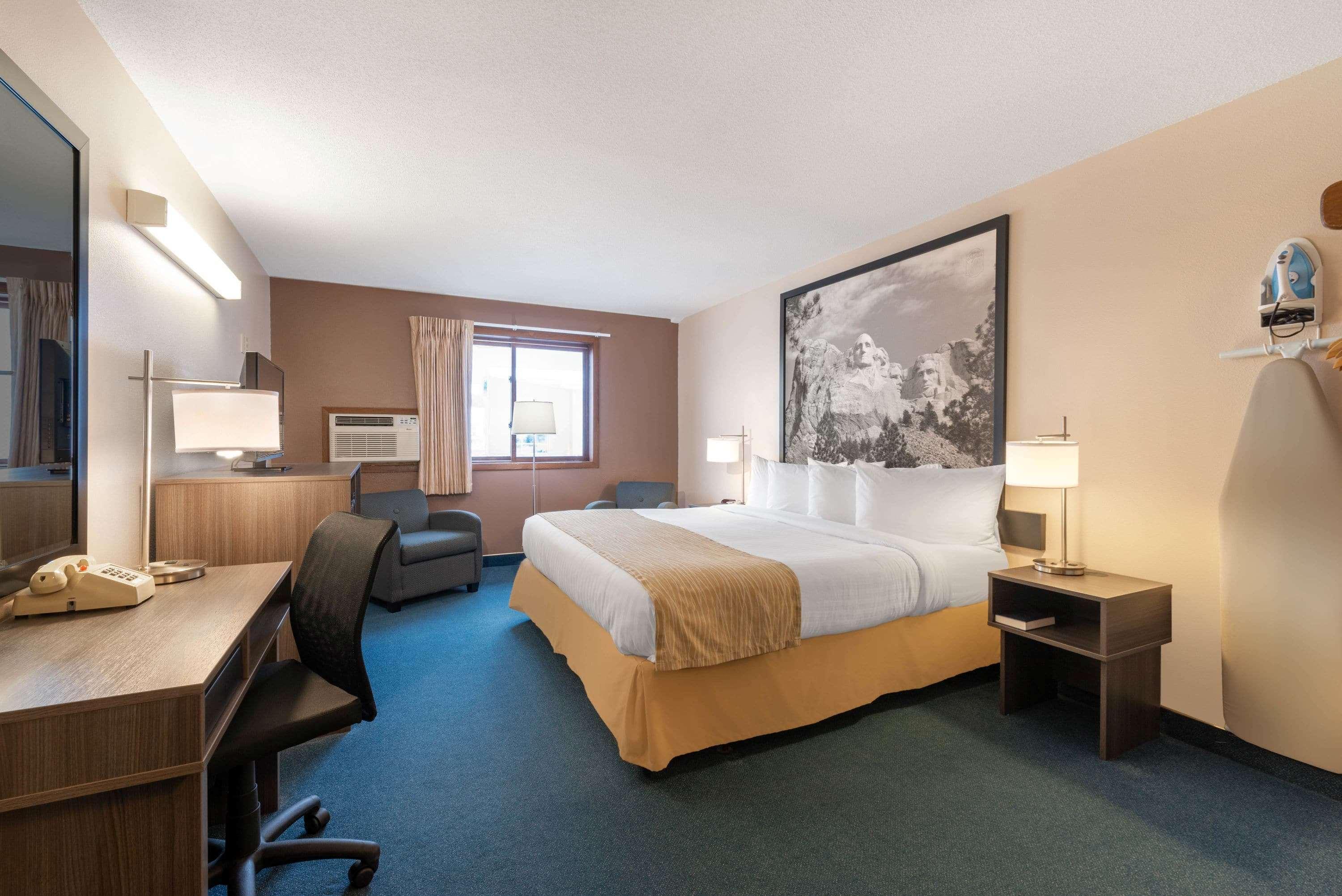Super 8 By Wyndham Sturgis Hotell Exteriör bild