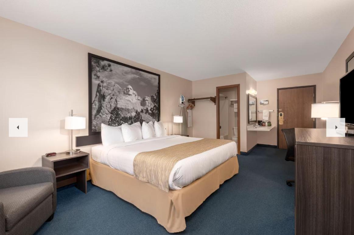 Super 8 By Wyndham Sturgis Hotell Exteriör bild