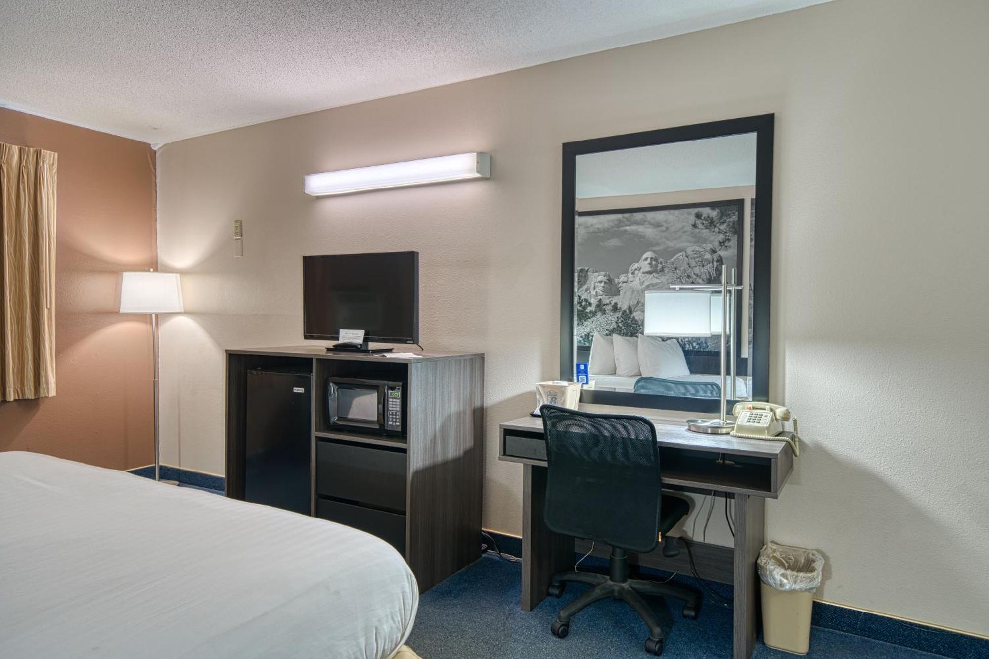 Super 8 By Wyndham Sturgis Hotell Exteriör bild