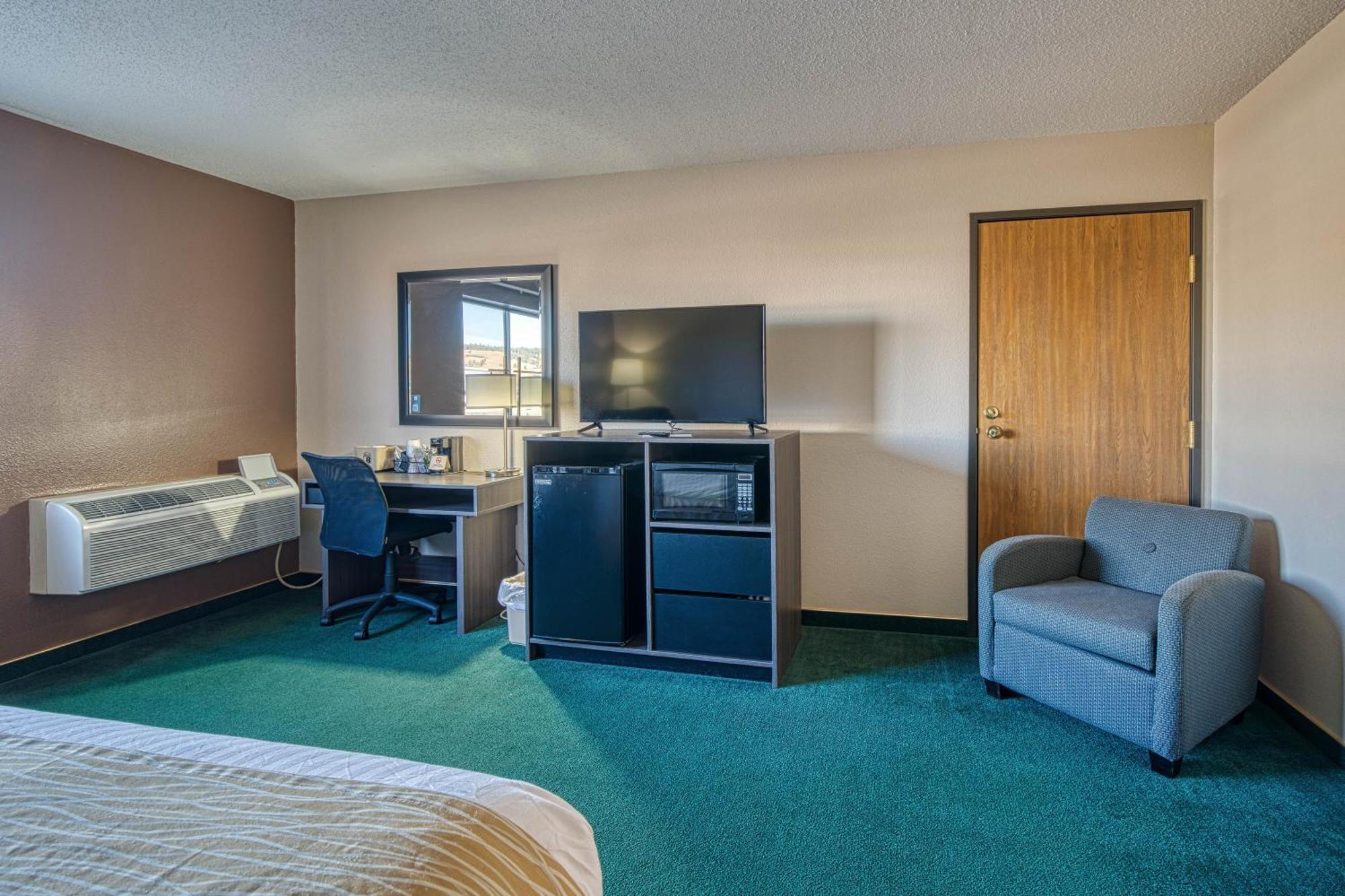 Super 8 By Wyndham Sturgis Hotell Exteriör bild